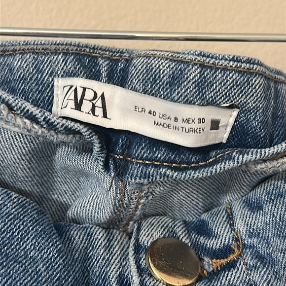 Zara Women’s Wide Leg Cropped Denim Jeans with Gold Buttons Size 8 Chic Modern - Picture 10 of 12